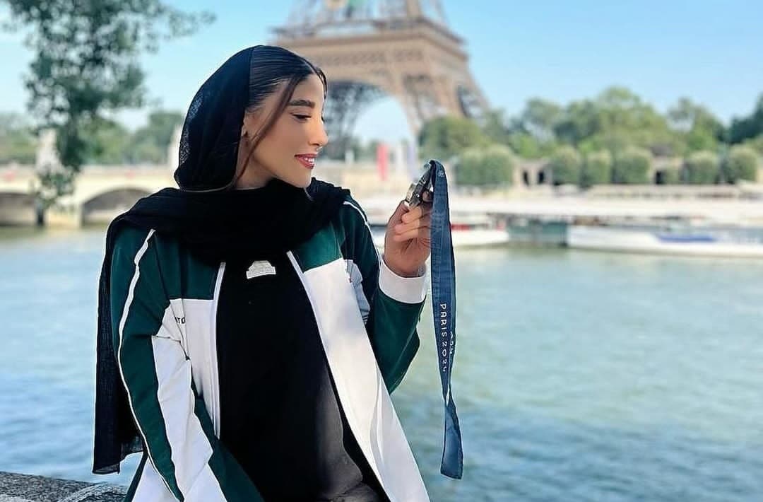 ناهید کیانی، مدال نقره و برج ایفل؛ چه ترکیب جذابی! / عکس