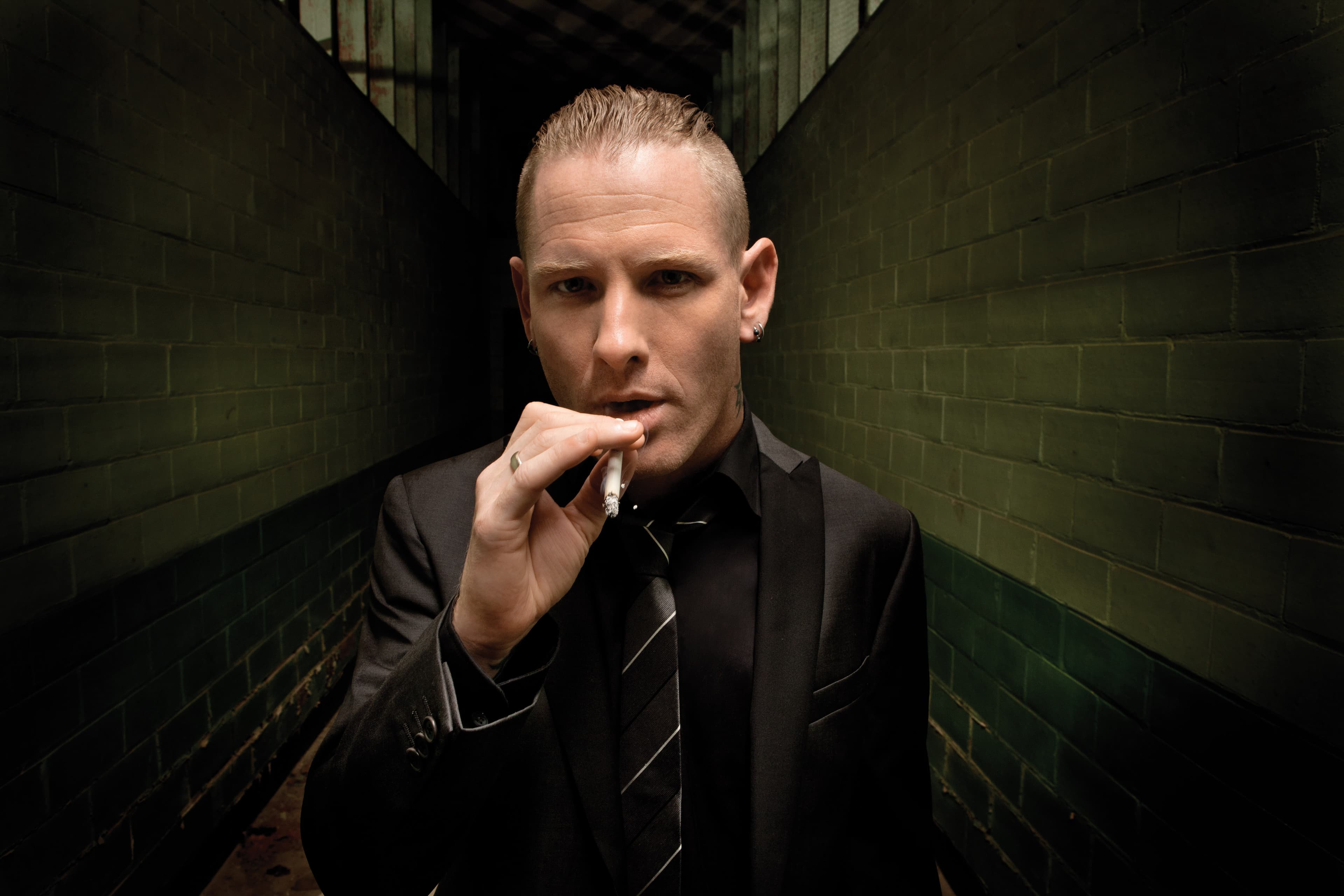 آهنگ Hesitate از Corey Taylor(Stone sour)