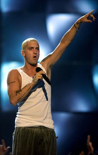 آهنگ my dad's gone crazy از eminem امنم