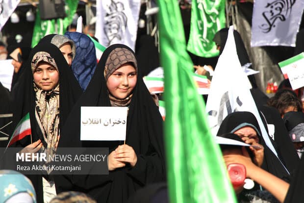 فنونی زاده :اگر در ورزشگاه آزادی و آن چمن خوب بازی میکردیم حداقل با اختلاف ۵ گل دربرابر تیمی چون قرقیزستان  برنده از زمین خارج می‌شدیم!