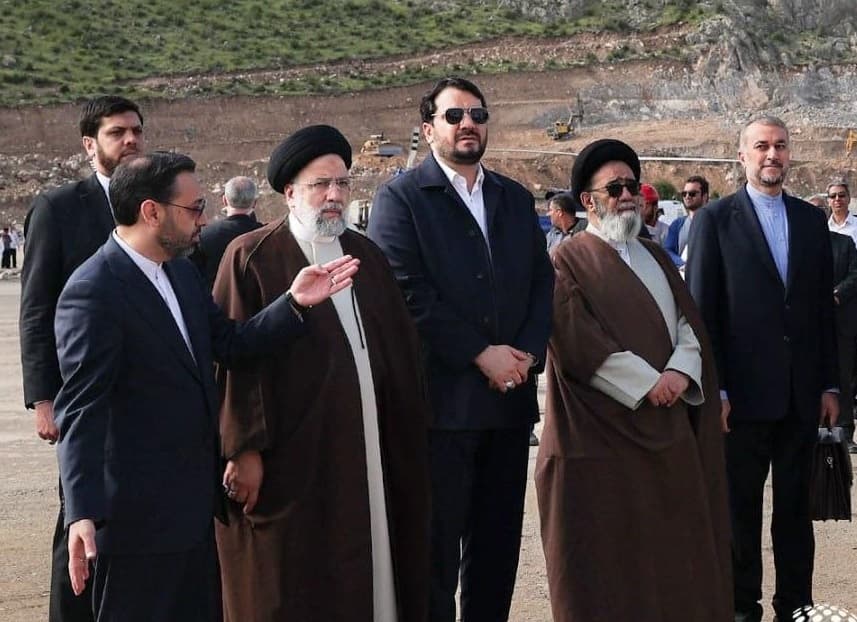 ماجرای ازدواج بذرپاش وزیر راه وتنها بازمانده سانحه هلی کوپتر  با دختر وزیر در دانشگاه شریف +زندگینامه وشهادت پدر 