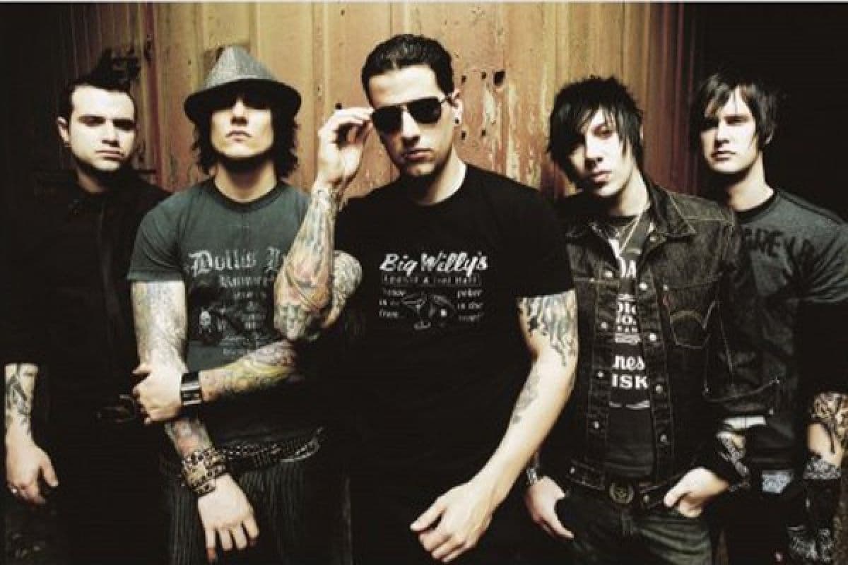 آهنگ Unholy Confessions از Avenged Sevenfold با متن و ترجمه