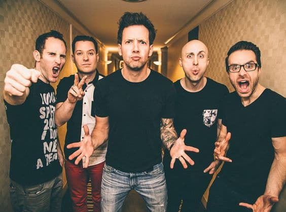 آهنگ I'd Do Anything از Simple Plan با متن و ترجمه