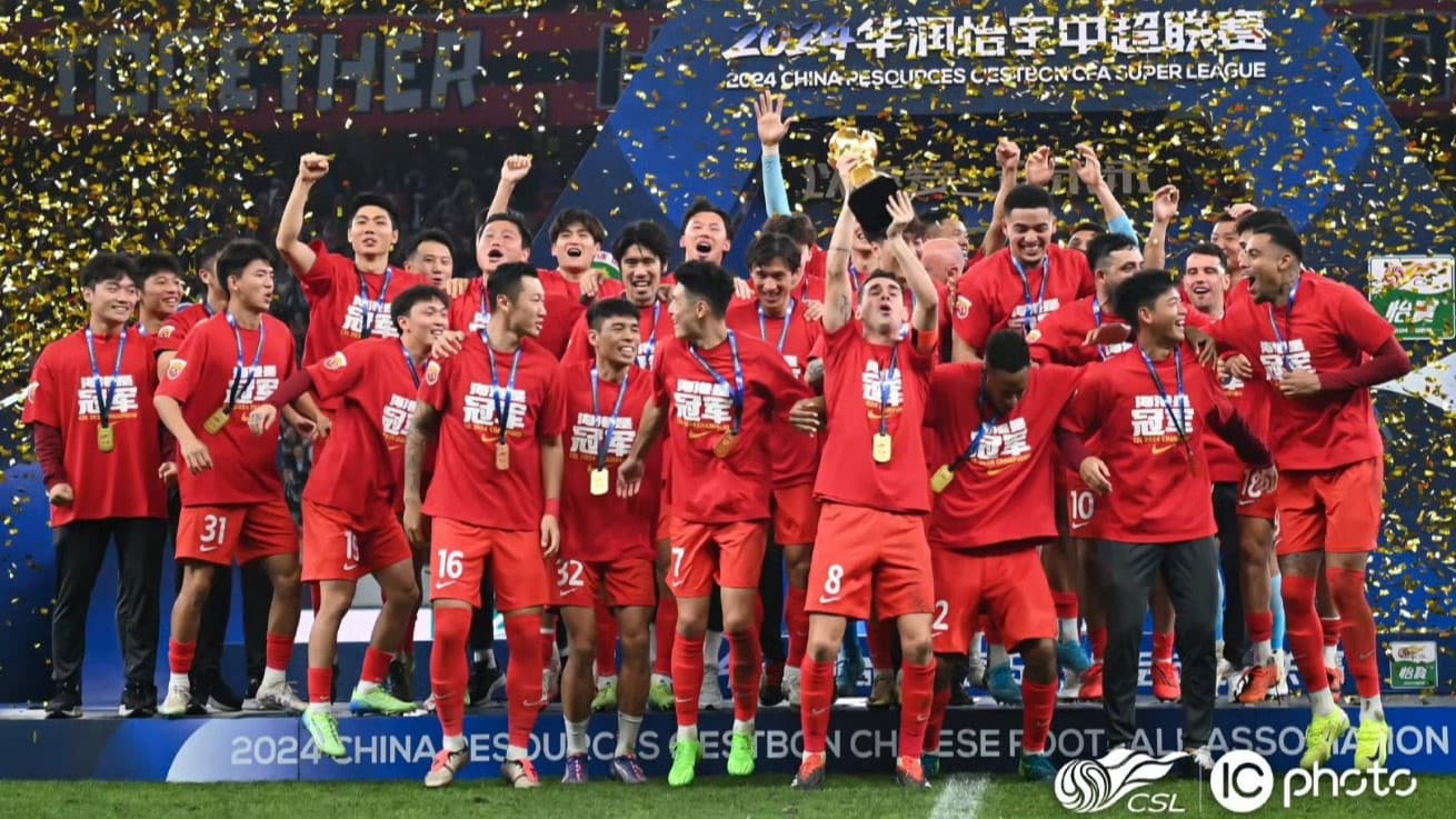 اسکار برای آخرین‌بار همراه شانگهای پورت قهرمان سوپرلیگ چین شد