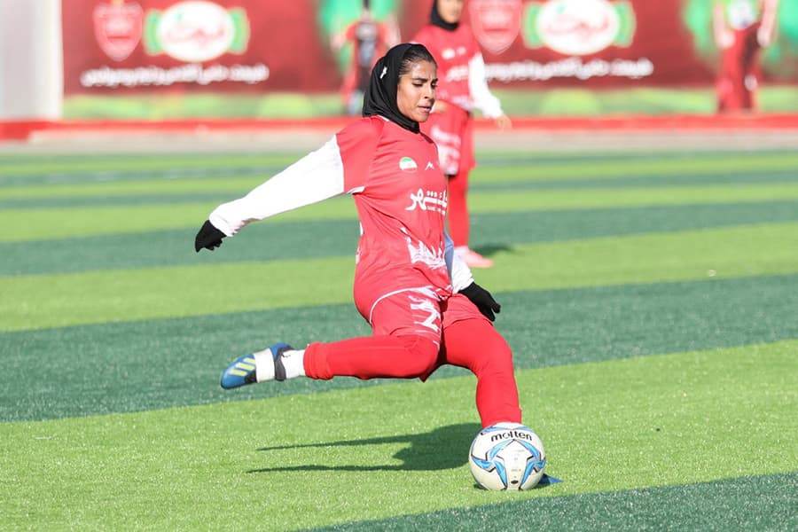 زنان پرسپولیس در شیراز طوفان به پا کردند؛ سرخ‌پوشان همچنان صدرنشین