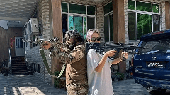 ببینید | عکس‌های عجیب بلاگر چینی با طالبان که باعث تعجب همه شد!