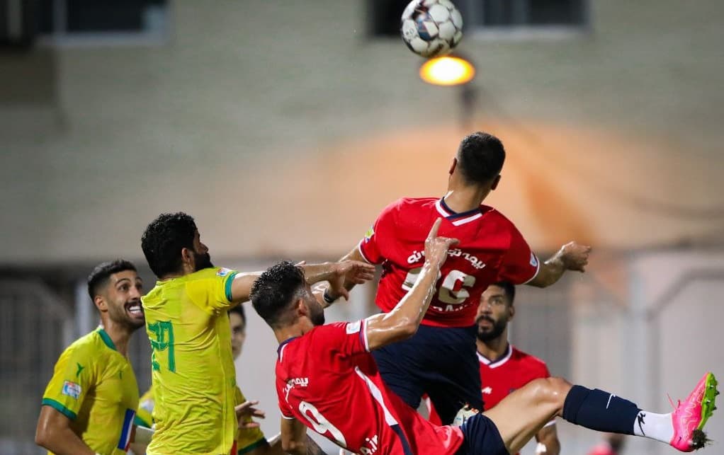 صنعت نفت آبادان 1-1 نساجی مازندران؛ اشتباه فاحش دروازه بان، 3 امتیاز حساس را از چنگ میهمان پراند