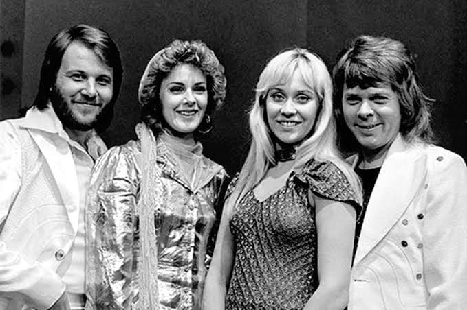 دانلود آهنگ ABBA - Dancing Queen