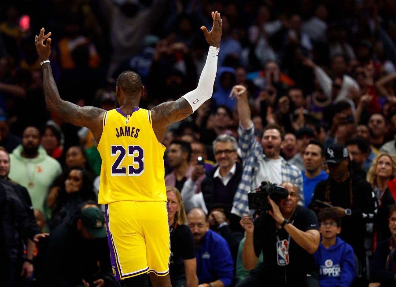 بسکتبال NBA | آقای لبران جیمز، این چه کاری بود با کلیپرز کردی؟