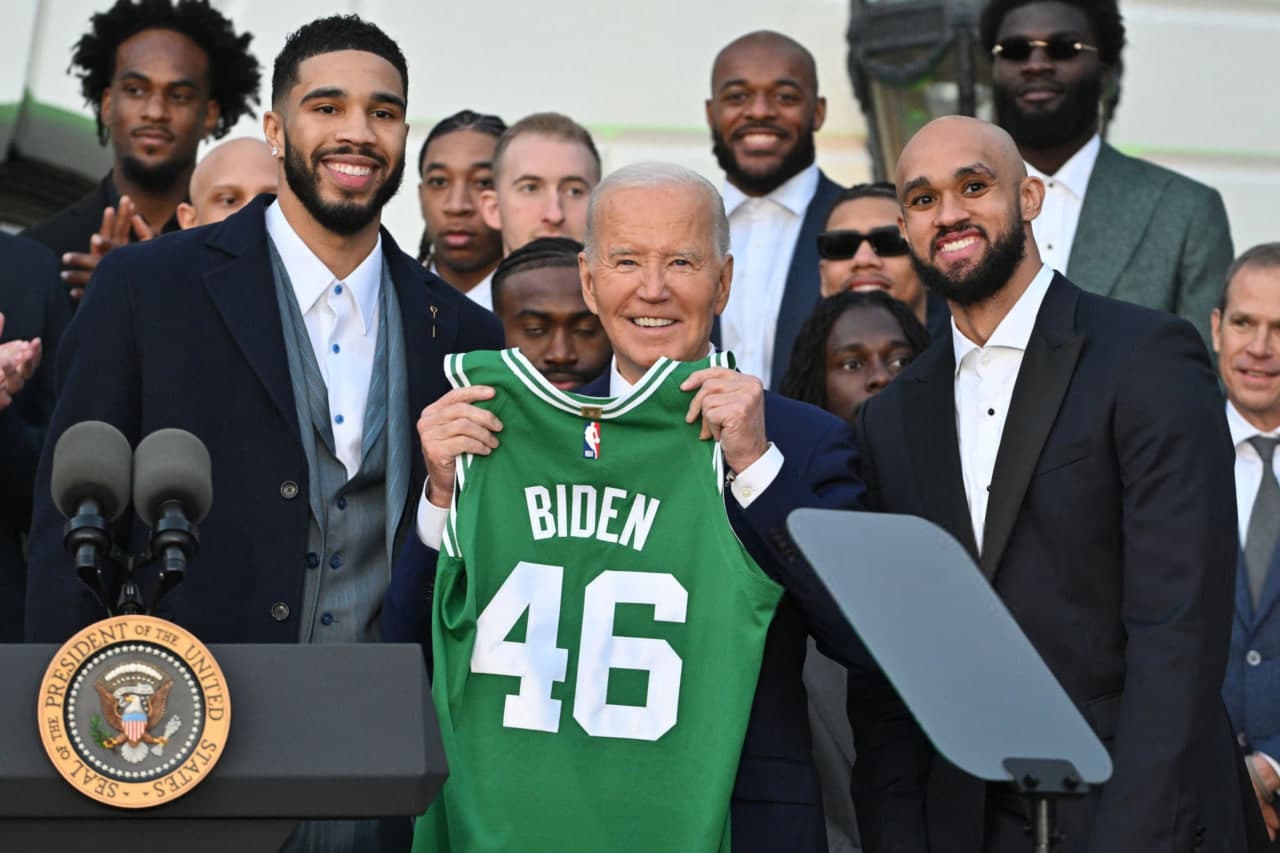آخرین ملاقات جو بایدن با قهرمانان NBA؛ بوستون سلتیکس در کاخ سفید / عکس 