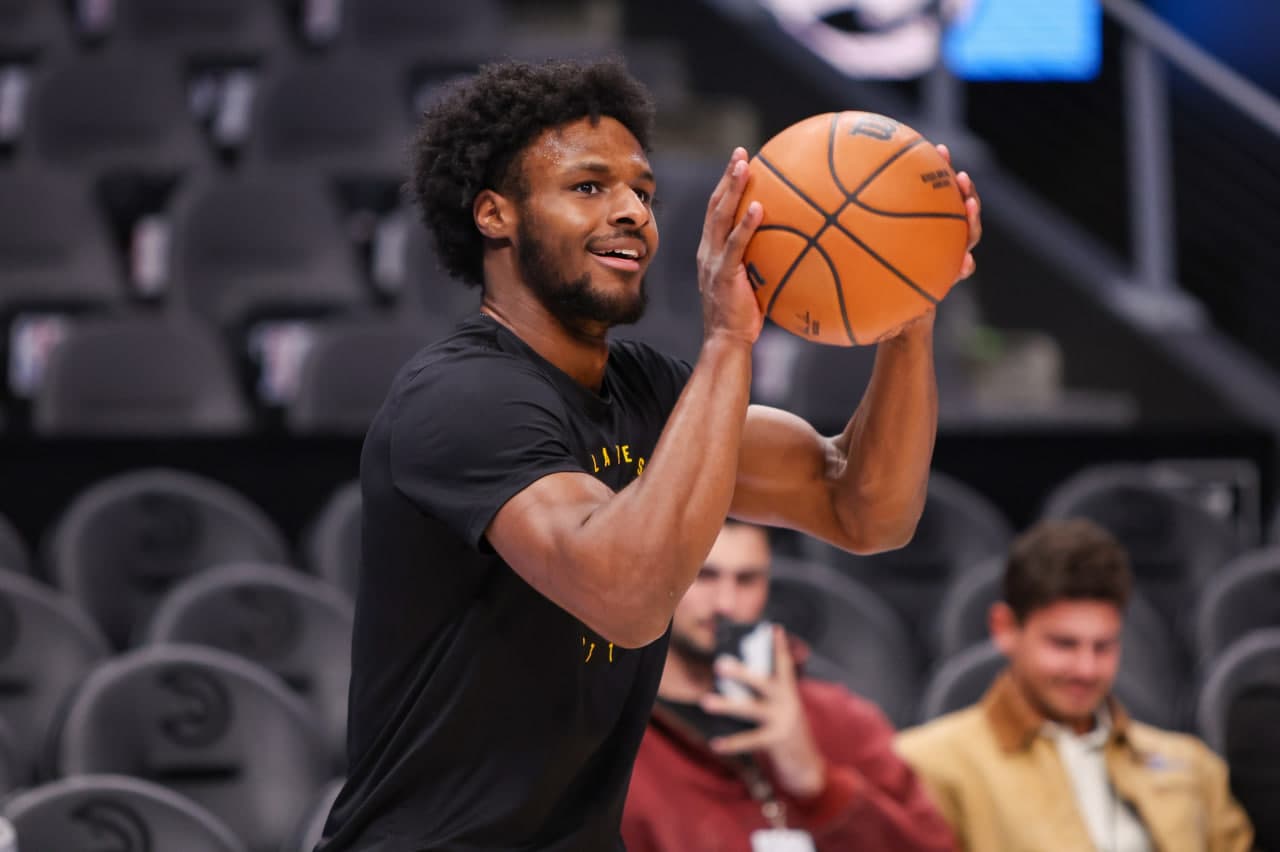 بسکتبال NBA | درآمد سرسام‌آور لیکرز از فروش پیراهن پسر لبران جیمز! 