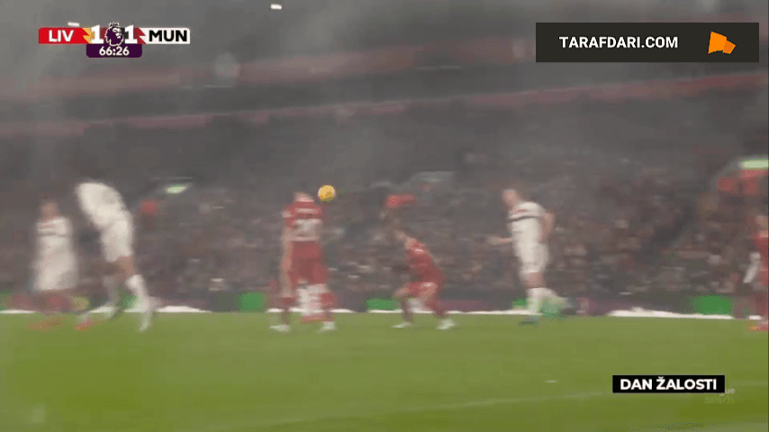 گل محمد صلاح به منچستریونایتد از روی نقطه پنالتی (لیورپول 2-1 منچستریونایتد)