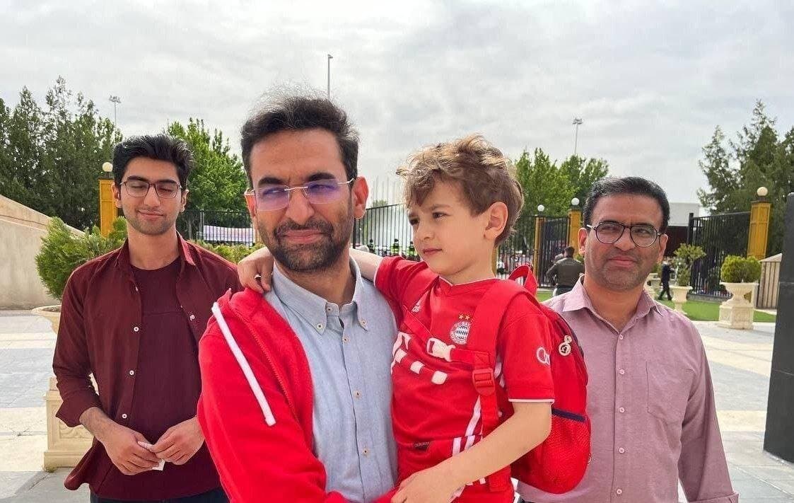 کری سنگین آذری جهرمی برای استقلاالی‌ها بعد از پیروزی پرسپولیس در دربی 104 / عکس