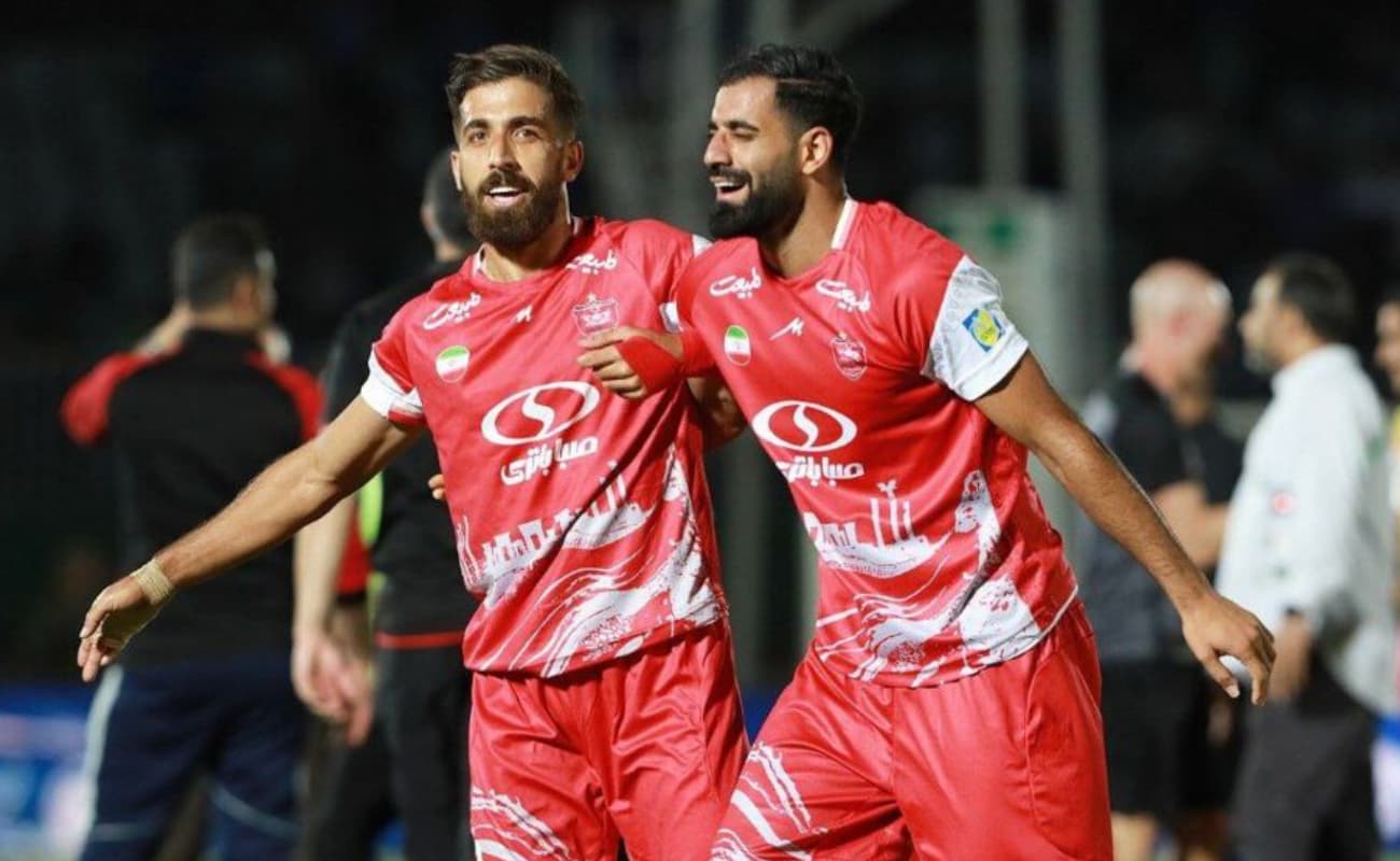 پوستر پرسپولیس برای تقابل با سپاهان؛ امید سرخپوشان به شیرهای گلزن خط دفاعی / عکس