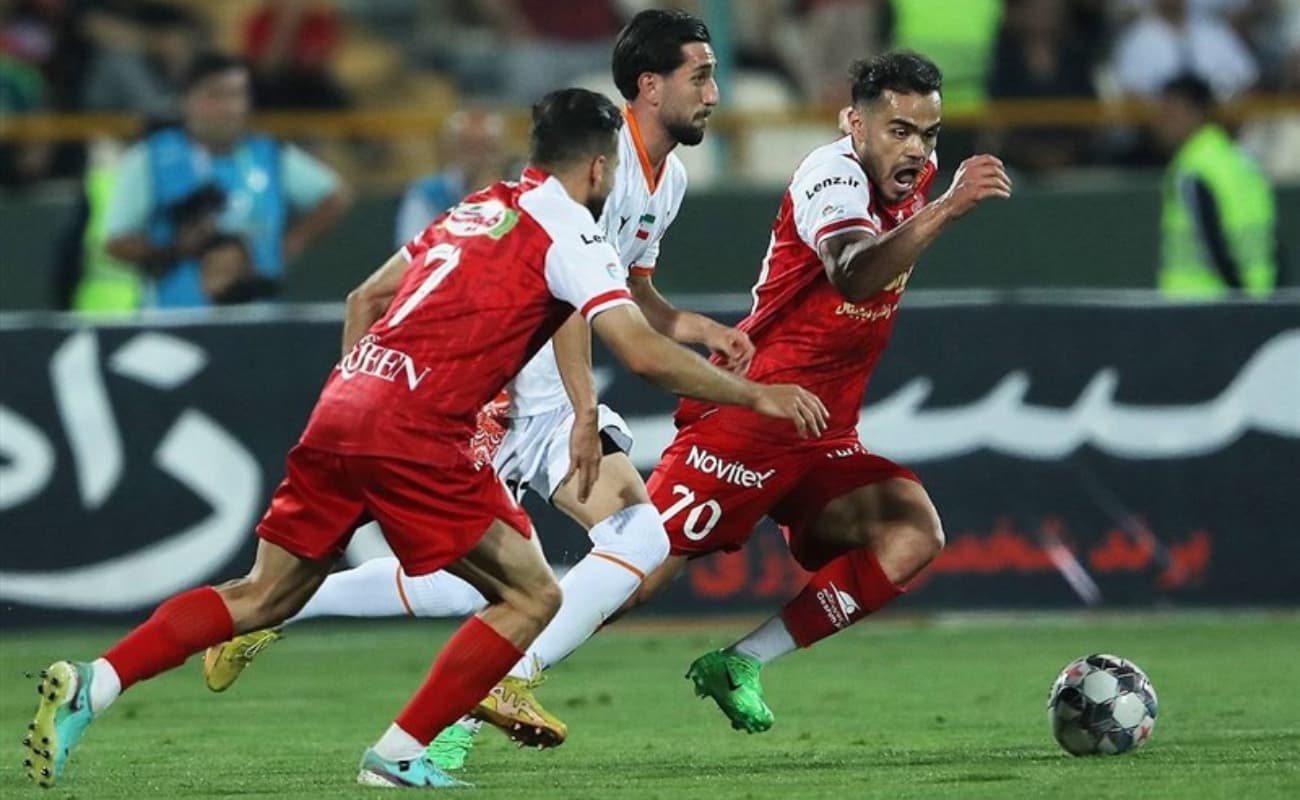 کنایه باشگاه مس رفسنجان به آلودگی هوای تهران در پوستر بازی با پرسپولیس / عکس