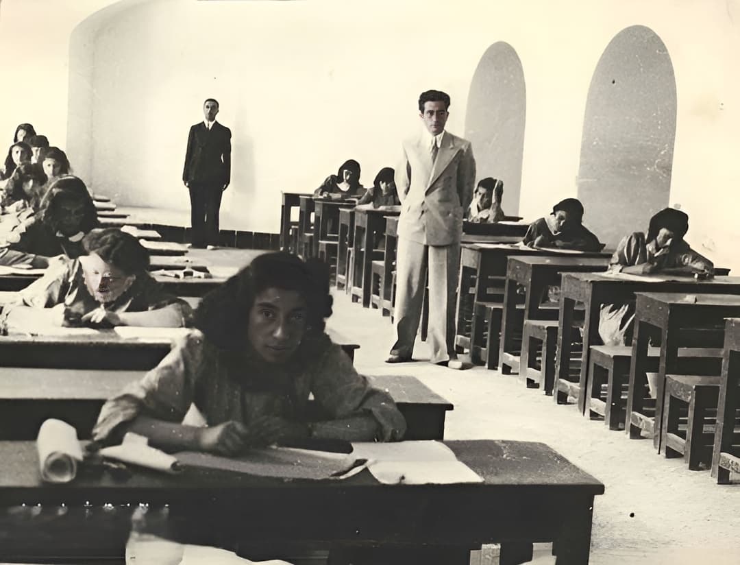مدرسه دخترانه در تهران؛ ۸۰ سال قبل (عکس)