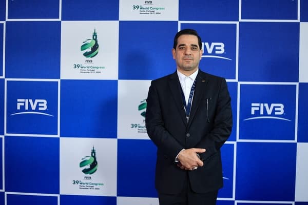 رئیس فدراسیون والیبال: در چند سال گذشته روند نزولی داشتیم و ثمره‌اش را هم دیدیم