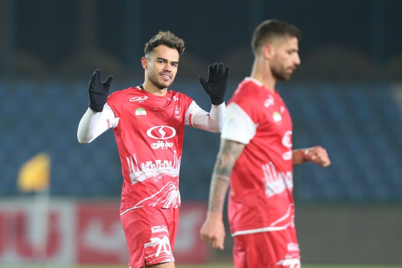 اوستون اورونوف به رکورد ۱۰ گل زده با پیراهن پرسپولیس رسید