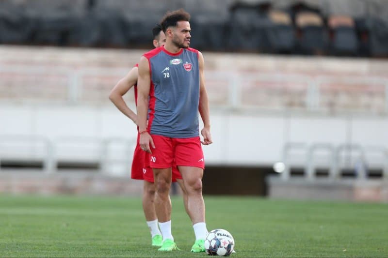 ادعای باشگاه پرسپولیس؛ اورونوف را مجبور کردند که مقابل ایران بازی کند!