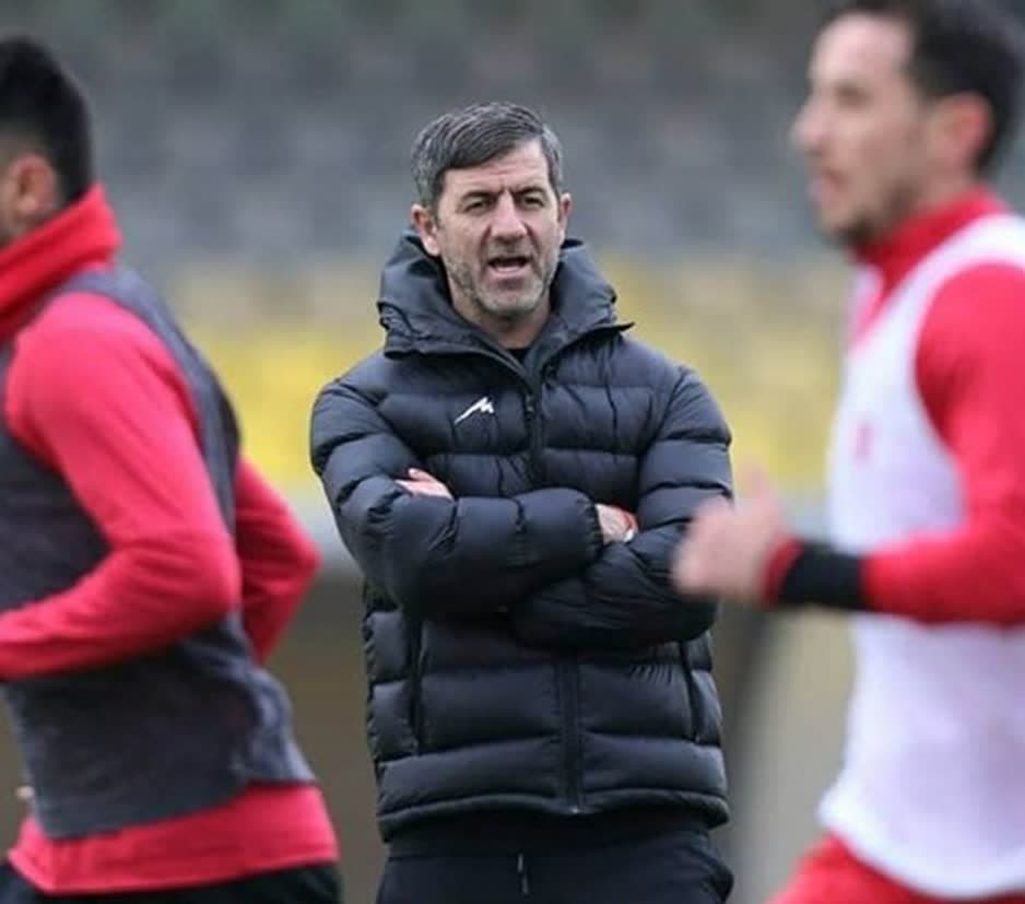 بازیکنان پرسپولیس خواستار ماندن باقری شدند