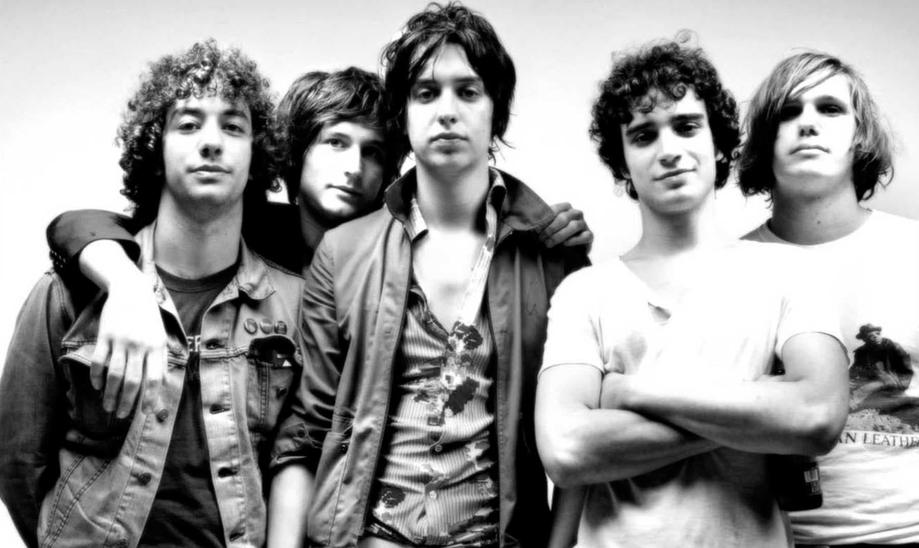 آهنگ Reptilia از The Strokes با متن و ترجمه
