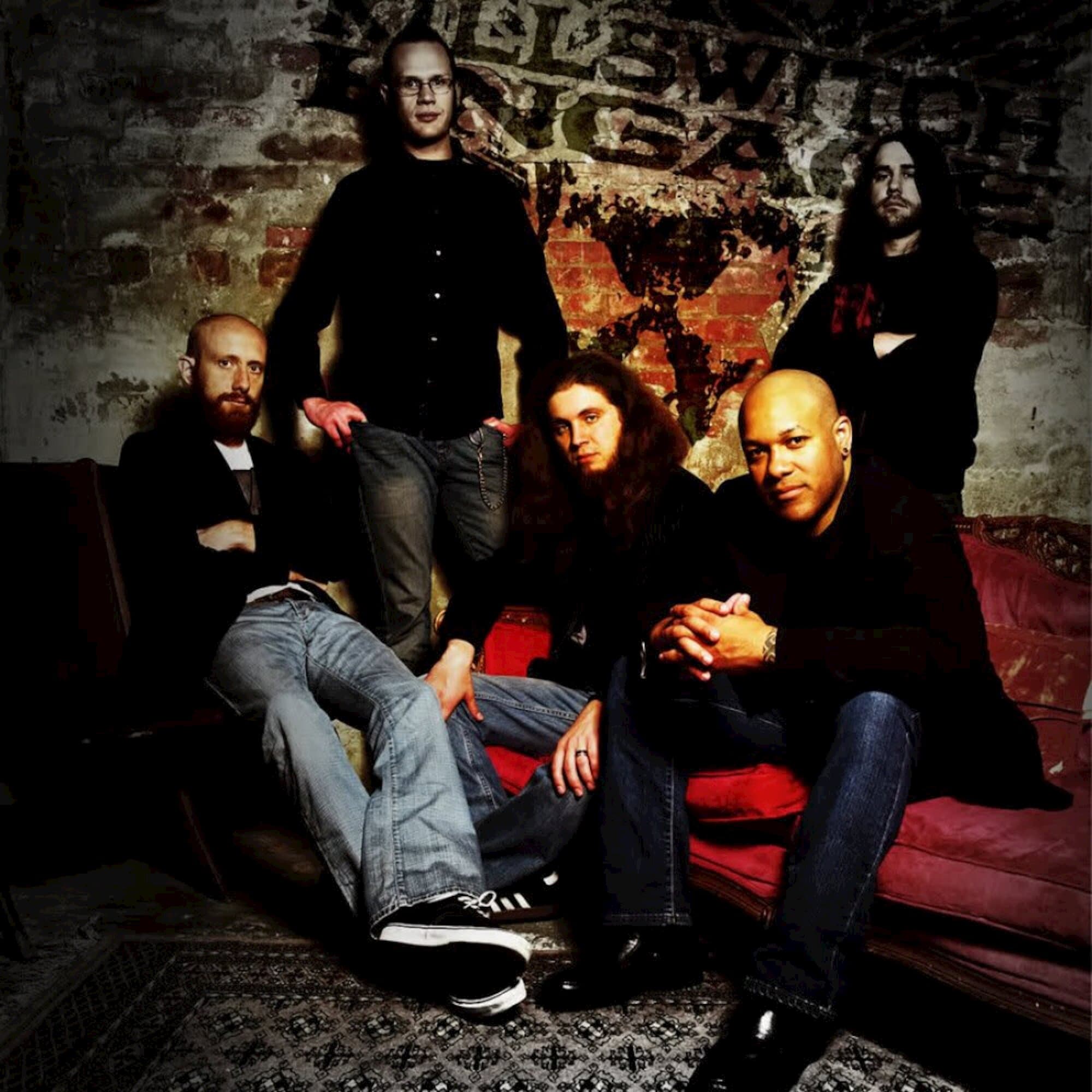 آهنگ Rose of Sharyn از Killswitch Engage با متن و ترجمه