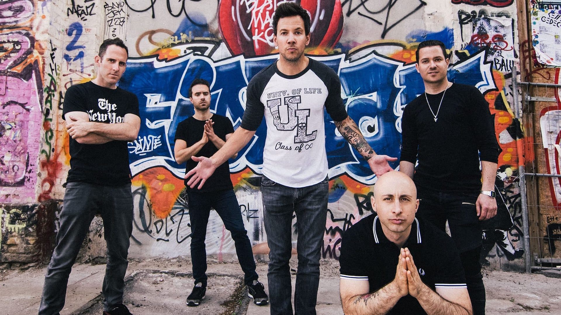 آهنگ Addicted از Simple Plan با متن و ترجمه