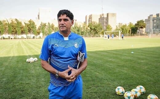 بهزاد غلامپور مربی دروازبان‌های استقلال باقی ماند