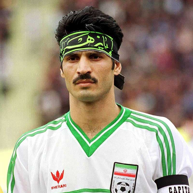 به حراج گذاشتن پیراهن علی دایی برای کمک به نیازمندان؛ به یاد جام جهانی 2006 آلمان 