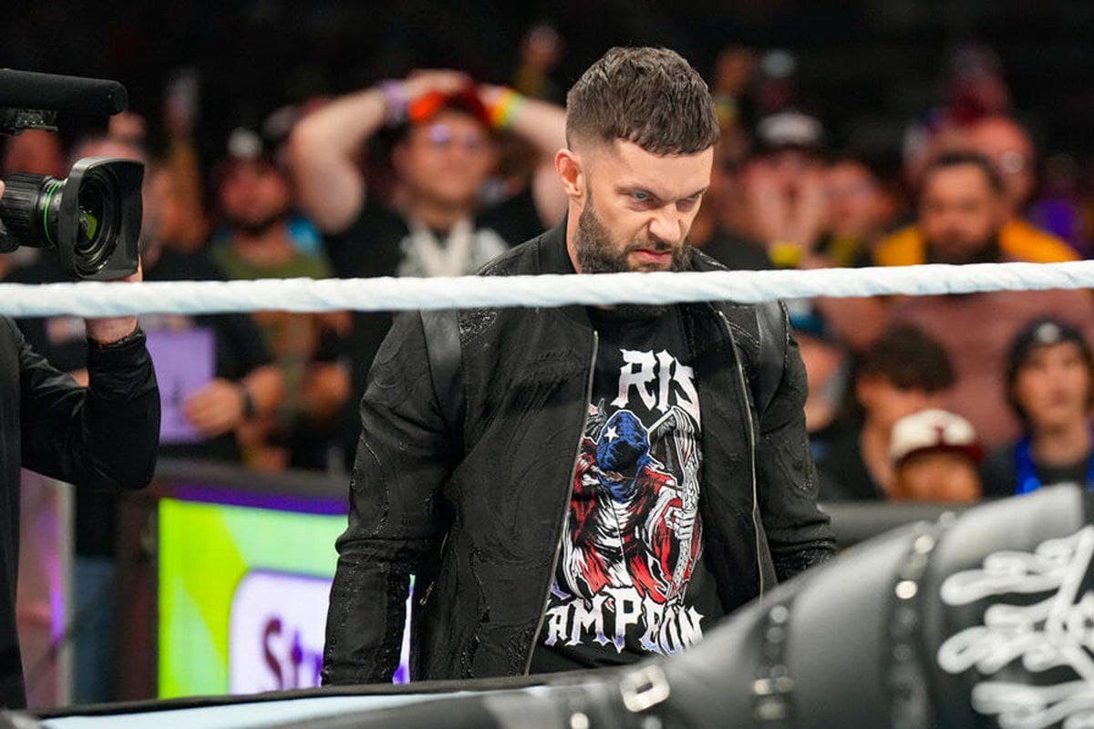جذاب مثل فین بلر؛ تم سانگ فین بلر در WWE