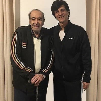 دانلود آهنگ خاطره انگیز میخونه از شادروان احمد آزاد | بهترین کیفیت همراه متن