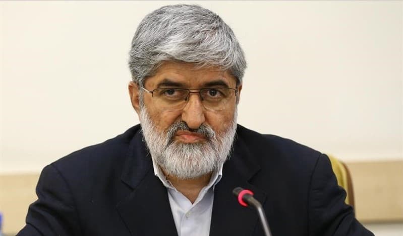 علی مطهری: آزمون، حاج صفی و رضاییان بازی در تیم ملی را با بازی در محله اشتباه گرفته‌اند؛ این افراد باید تنبیه شوند 