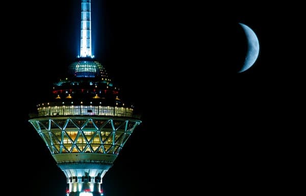 برج میلاد به مناسبت دیدار پرسپولیس و کاشیما در فینال لیگ قهرمانان آسیا، قرمز می‌شود