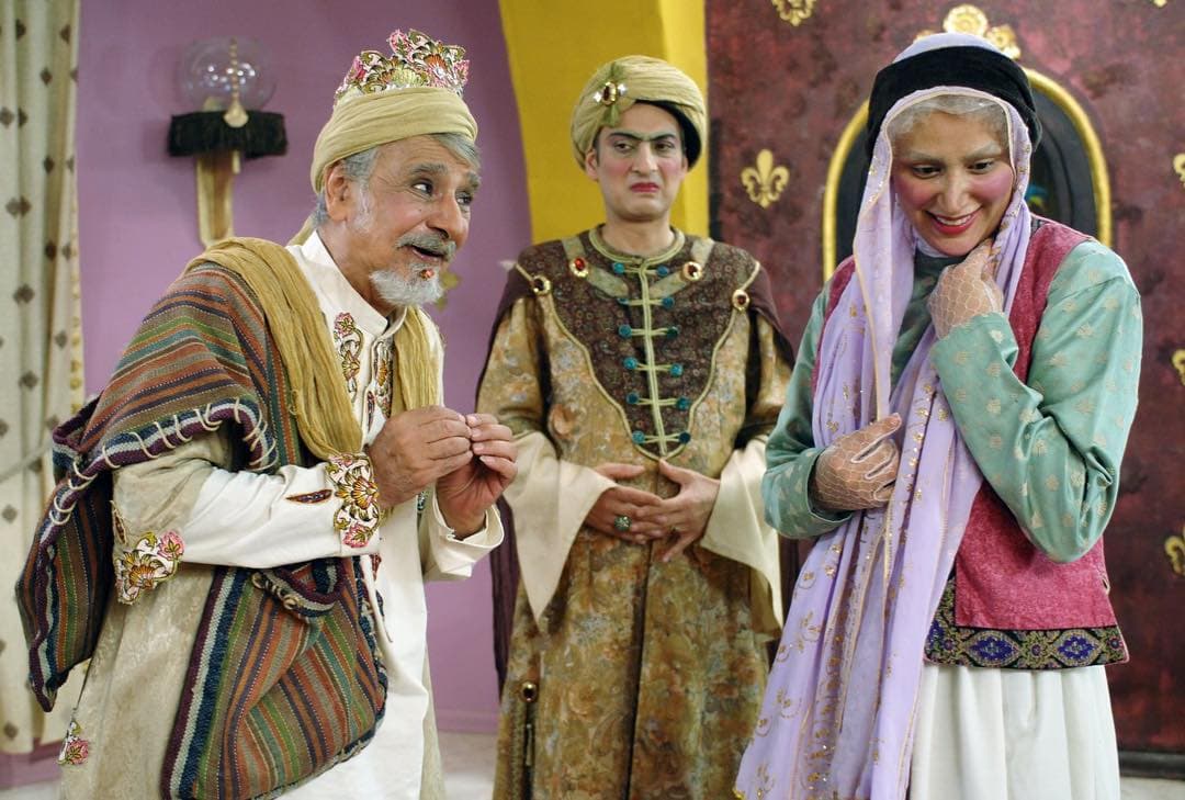 دانلود قسمت دوازدهم 12م سریال «هشتگ خاله سوسکه»