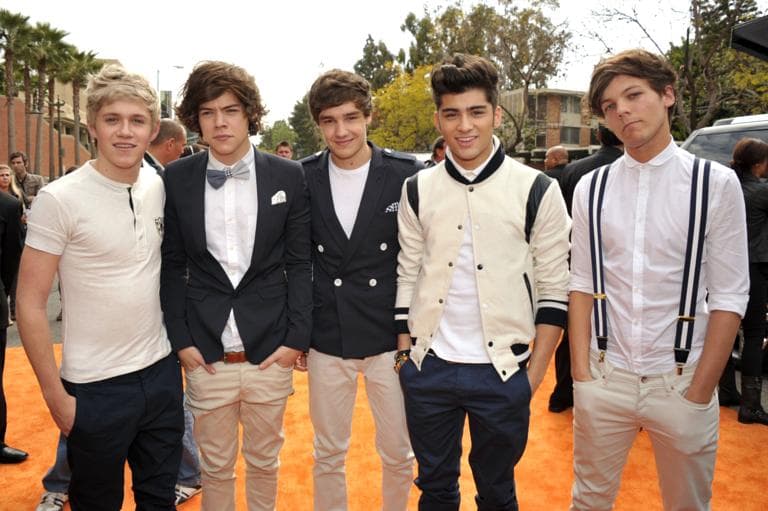 دانلود آهنگ هشت بعدی (8D) به نام What Makes You Beautiful  از One Direction