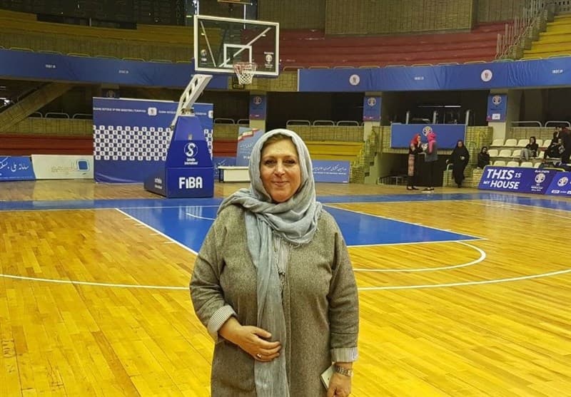 پریناز طائرپور، سرمربی تیم بسکتبال گروه بهمن: به نظرم اگر برگزاری لیگ مثل مسابقات مردان باشد، بهتر است