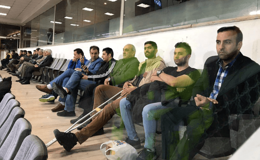 حاشیه دیدار پرسپولیس-پیکان؛ حضور محمد انصاری و حمیدرضا گرشاسبی در رختکن سرخ‌پوشان
