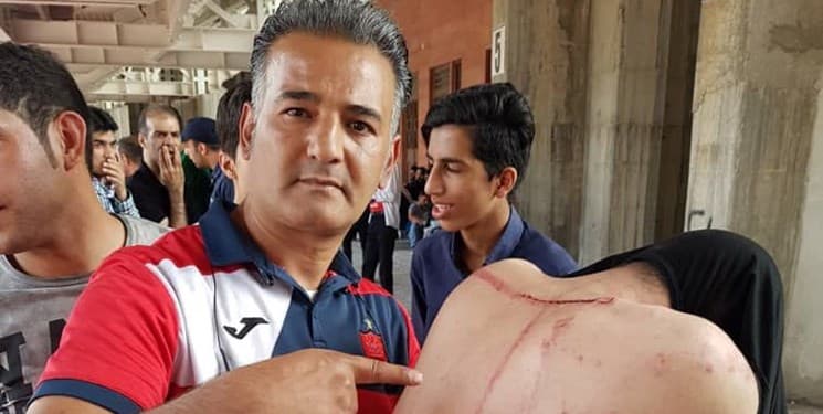 حاشیه دیدار سپاهان-پرسپولیس؛ ضرب و شتم هوادار پرسپولیس در ورزشگاه نقش جهان