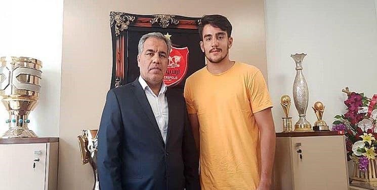 رسمی؛ امیر حسین بیات، بازیکن سابق نفت تهران به پرسپولیس پیوست