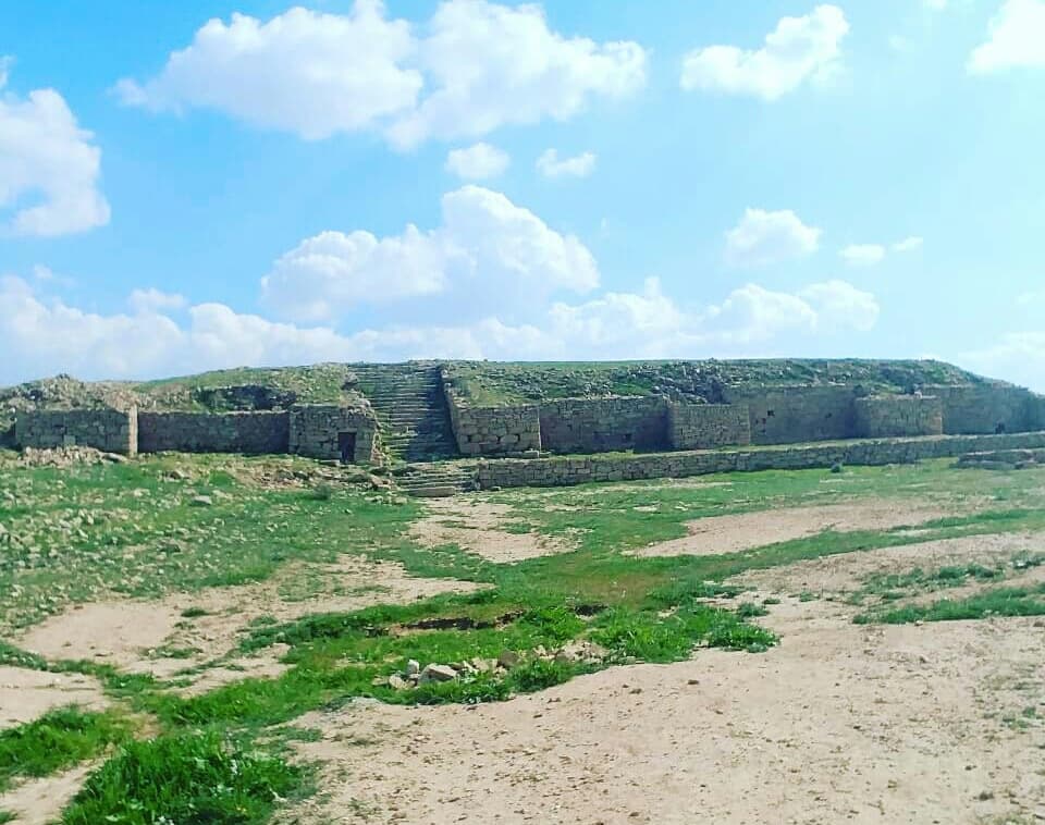 معبد بردنشانده در مسجدسلیمان مربوط به هخامنشیان و اشکانیان