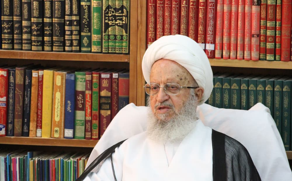 مکارم شیرازی: فیلم‌های حضور بانوان در ورزشگاه رسوایی به دنبال داشت؛ باید از ورزشگاه برای تبلیغ دین استفاده کنیم