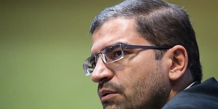 قاضی زاده، نماینده مجلس: در 13 فدراسیون، افراد مردانه خداحافظی کردند؛ مهدی تاج فوتبال را پایین‌ تر از گوشت می‌ داند!
