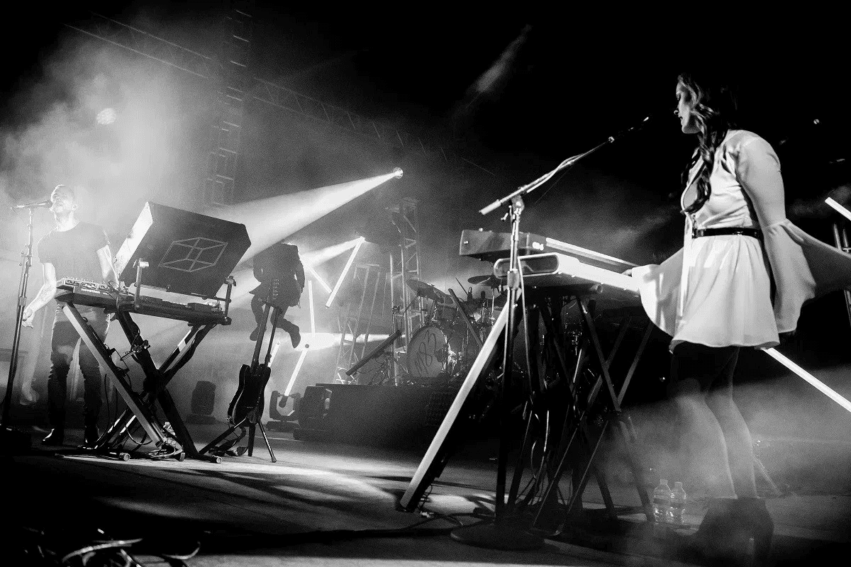 M83 _ intro feat. Zola jesus