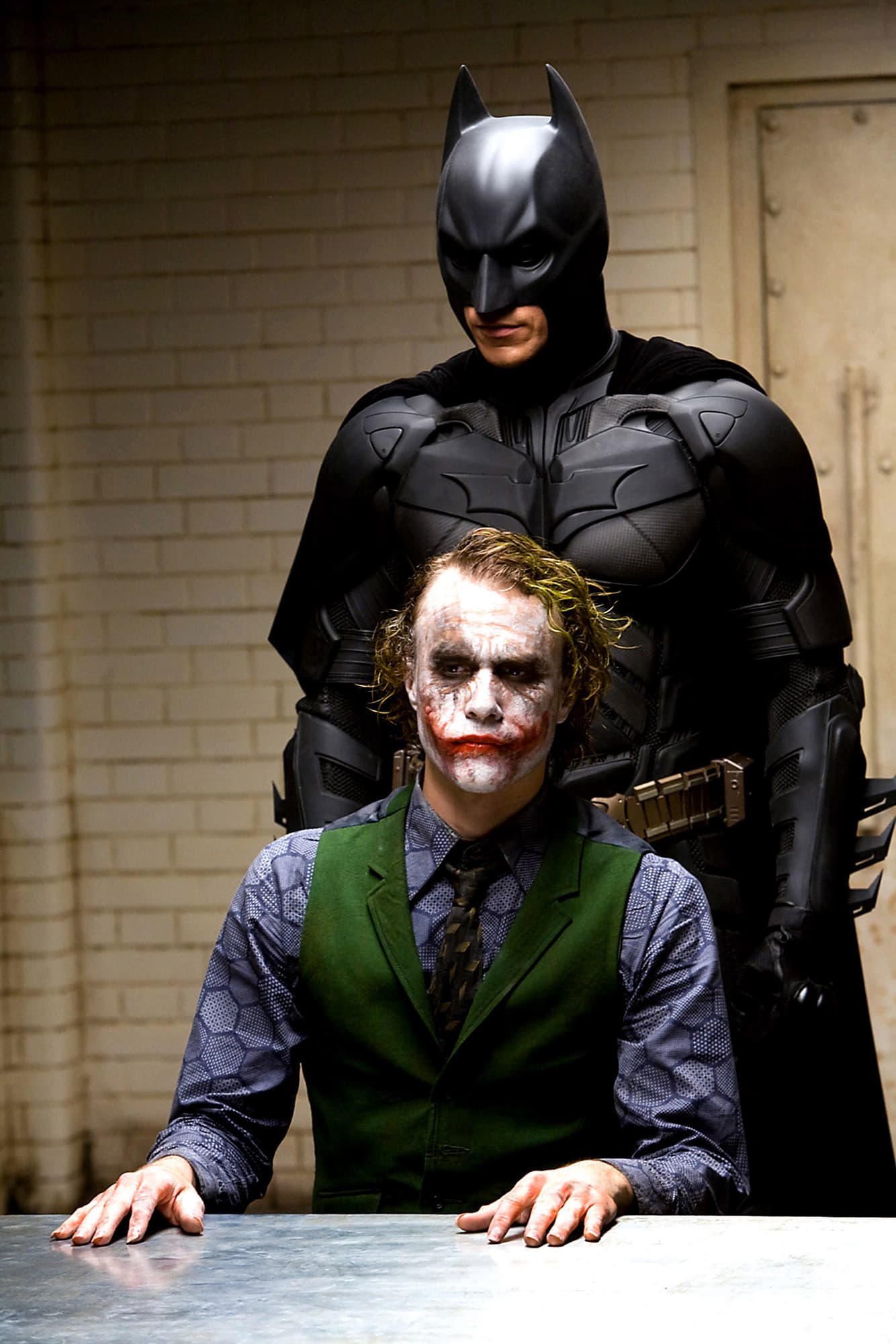 ? اولین مکالمه بتمن و جوکر در اتاق بازجویی؛ بهترین سکانس سه گانه شوالیه تاریکی/ The Dark Knight + لینک دانلود 