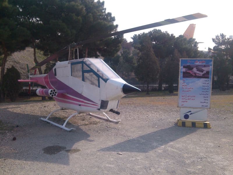 نمونه ایرانیزه شده هلیکوپتر Bell AH-1. صبحتون بسازید باهاش :))