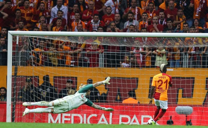 گالاتاسارای 2-0 بشیکتاش؛ صعود اصلان ها به صدر جدول سوپرلیگ ترکیه