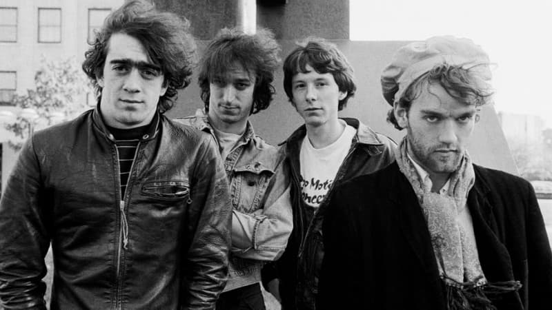 دانلود آهنگ زیبای R.E.M. - Losing My Religion