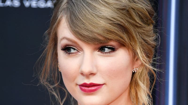 دانلود آهنگ زیبای Taylor Swift - You Belong With Me