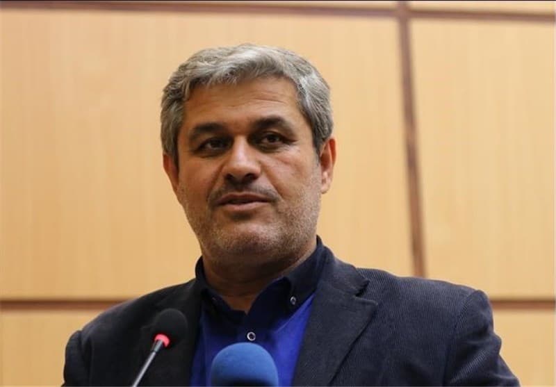 تاجگردون: زشت است که لکسوس داشته باشی و پراید سوار شوی