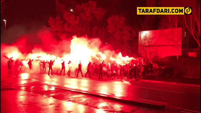 ویدیو؛ آتش بازی هواداران منچستریونایتد در شهر پیش از دیدار با آلکمار (لیگ اروپا-2019/20)